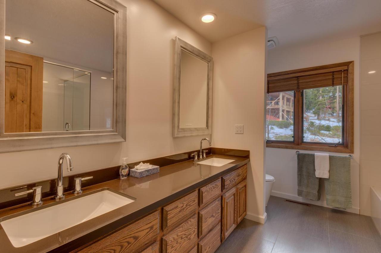 Kings Way Lake View - Spacious 4 Bedroom W Private Hot Tub, Pool Table! Tahoe Vista Bagian luar foto