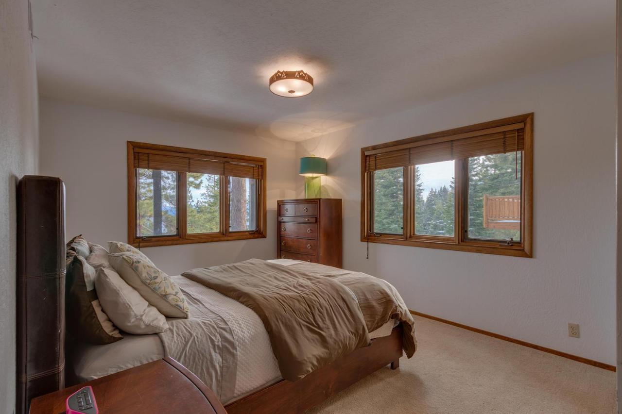 Kings Way Lake View - Spacious 4 Bedroom W Private Hot Tub, Pool Table! Tahoe Vista Bagian luar foto