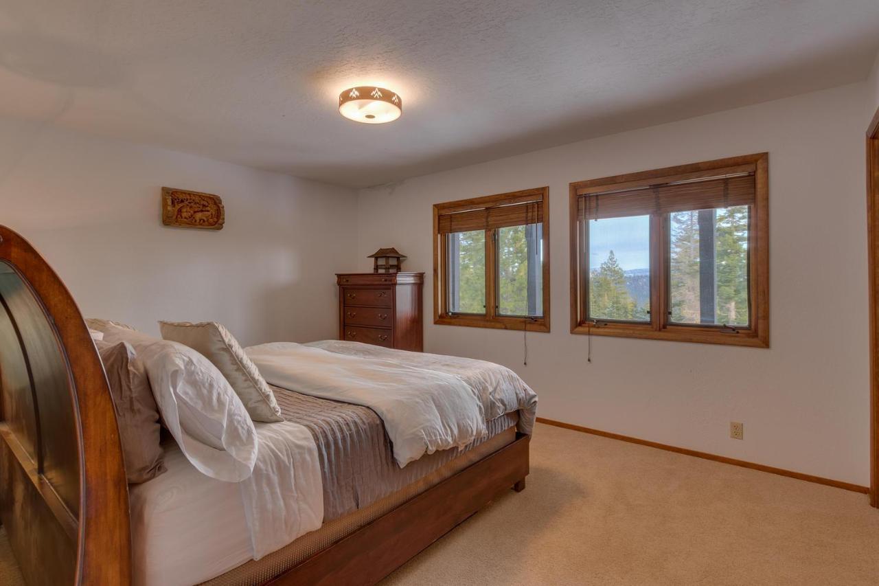 Kings Way Lake View - Spacious 4 Bedroom W Private Hot Tub, Pool Table! Tahoe Vista Bagian luar foto