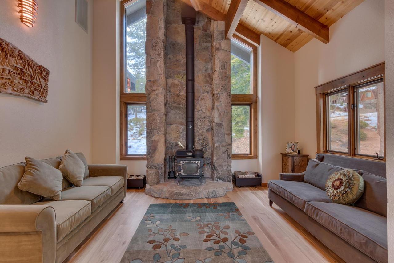 Kings Way Lake View - Spacious 4 Bedroom W Private Hot Tub, Pool Table! Tahoe Vista Bagian luar foto