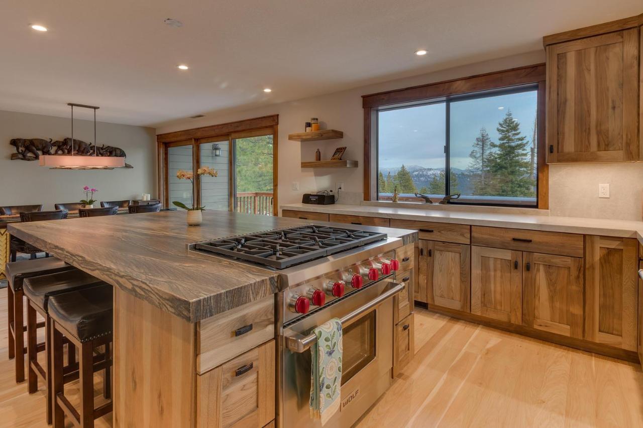 Kings Way Lake View - Spacious 4 Bedroom W Private Hot Tub, Pool Table! Tahoe Vista Bagian luar foto